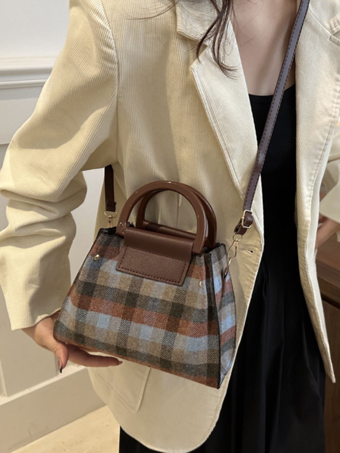 Contrast Plaid Trapezoid Shape Crossbody Bag | Trending Crossbody Bags | Fall Fashion